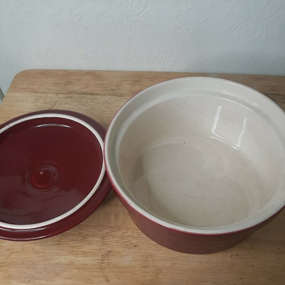Vintage T.G Green Church Gresley Pottery casserole . Burgundy glaze 50 oz size. - Picture 2 of 3